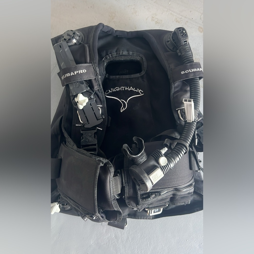 Scubapro Black Dive BCD with Air2 integrated Octopus/Inflator